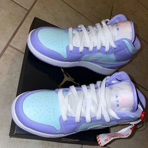 AirJordan 1 Mid GS ‘Purple Pulse’